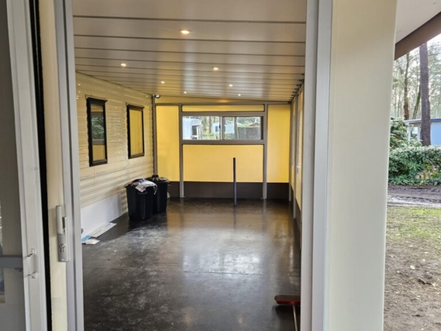Binnenzijden voortent met spots